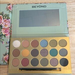 Beyond Eyeshadow Palette - Vibrant Collection